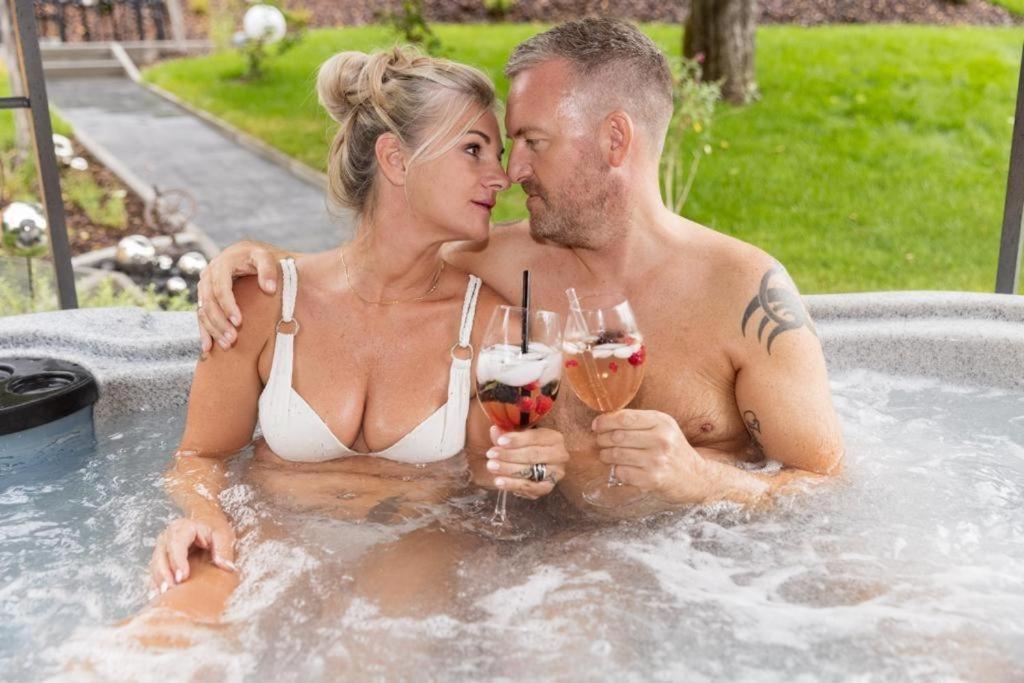 Chalet Vitaspa - Whirlpool & Sauna Privatspa بغنيتس المظهر الخارجي الصورة